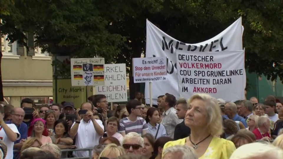 Angela Merkelová, protesty